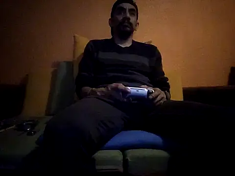 Snapshot of Angel_Coronel chatting on 02/14/25, 04:04 Angel Coronel online show from 02/14/25, 04:04