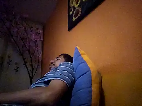 Snapshot of Angel_Coronel chatting on 12/04/24, 10:51 Angel Coronel online show from 12/04/24, 10:51