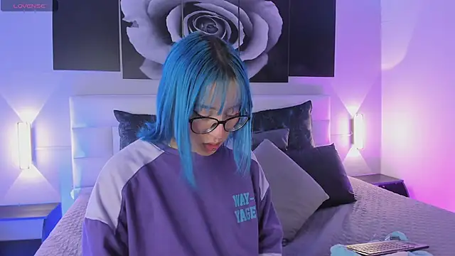 Snapshot of sofi_bakerr chatting on 10/14/25, 11:33 sofi bakerr online show from 10/14/25, 11:33