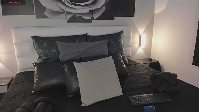 Snapshot of sofi_bakerr chatting on 11/06/25, 11:36 sofi bakerr online show from 11/06/25, 11:36