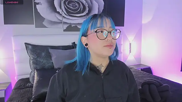 Snapshot of sofi_bakerr chatting on 12/02/25, 11:56 sofi bakerr online show from 12/02/25, 11:56