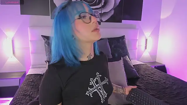 Snapshot of sofi_bakerr chatting on 10/25/25, 11:42 sofi bakerr online show from 10/25/25, 11:42