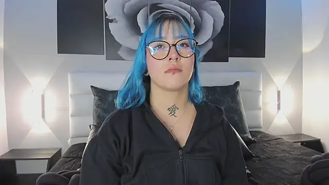 Snapshot of sofi_bakerr chatting on 12/03/25, 11:42 sofi bakerr online show from 12/03/25, 11:42