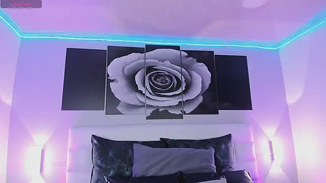 Snapshot of sofi_bakerr chatting on 12/16/25, 11:36 sofi bakerr online show from 12/16/25, 11:36