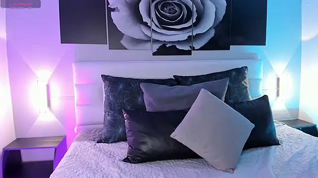 Snapshot of sofi_bakerr chatting on 09/22/25, 11:38 sofi bakerr online show from 09/22/25, 11:38