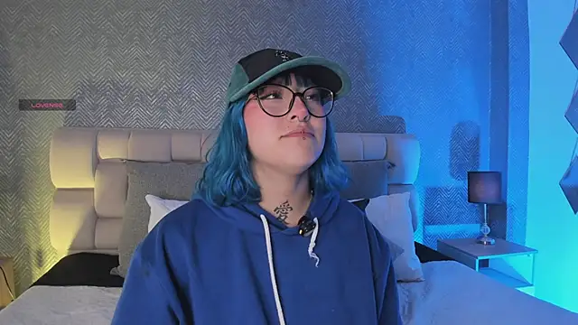 Snapshot of sofi_bakerr chatting on 10/04/25, 11:34 sofi bakerr online show from 10/04/25, 11:34