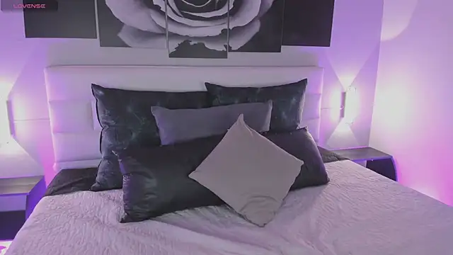 Snapshot of sofi_bakerr chatting on 11/28/25, 11:43 sofi bakerr online show from 11/28/25, 11:43