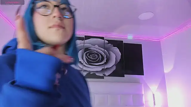 Snapshot of sofi_bakerr chatting on 11/29/25, 11:43 sofi bakerr online show from 11/29/25, 11:43