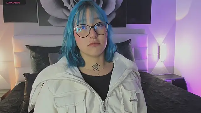 Snapshot of sofi_bakerr chatting on 10/21/25, 11:31 sofi bakerr online show from 10/21/25, 11:31