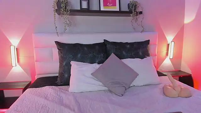 sofi bakerr online show from 03/12/26, 07:07