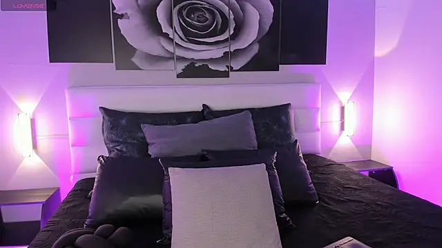 Snapshot of sofi_bakerr chatting on 09/24/25, 11:39 sofi bakerr online show from 09/24/25, 11:39