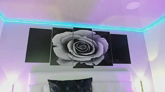 Snapshot of sofi_bakerr chatting on 11/11/25, 11:38 sofi bakerr online show from 11/11/25, 11:38