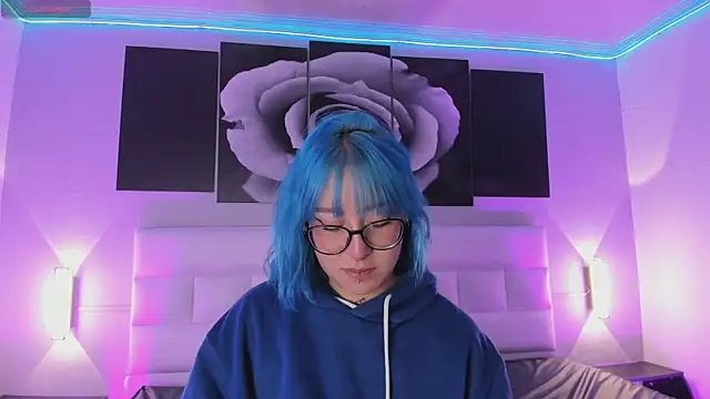 Snapshot of sofi_bakerr chatting on 09/11/25, 11:32 sofi bakerr online show from 09/11/25, 11:32