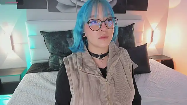 Snapshot of sofi_bakerr chatting on 09/19/25, 11:36 sofi bakerr online show from 09/19/25, 11:36