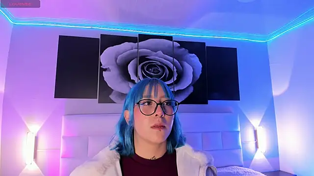 Snapshot of sofi_bakerr chatting on 09/13/25, 11:32 sofi bakerr online show from 09/13/25, 11:32