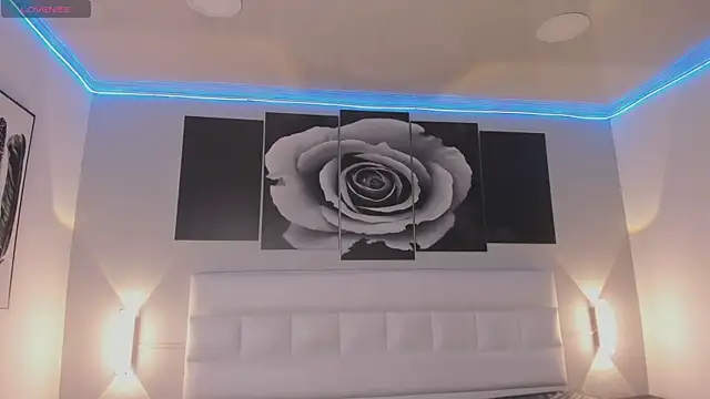 Snapshot of sofi_bakerr chatting on 09/09/25, 11:30 sofi bakerr online show from 09/09/25, 11:30