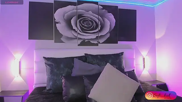 Snapshot of sofi_bakerr chatting on 09/29/25, 11:38 sofi bakerr online show from 09/29/25, 11:38