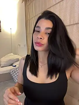 Snapshot of DaryRos chatting on 06/25/26, 10:26 DaryRos online show from 06/25/26, 10:26