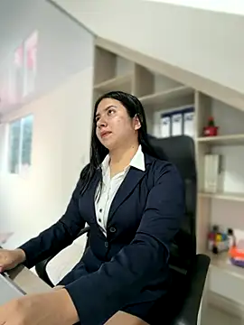 VAL PRINCESS online show from 11/10/25, 09:09