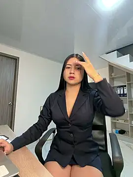 VAL PRINCESS online show from 04/15/26, 09:04