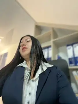 VAL PRINCESS online show from 11/05/25, 12:14