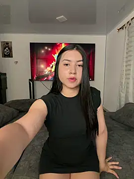 Snapshot of VAL_PRINCESS chatting on 05/20/26, 12:18 VAL PRINCESS online show from 05/20/26, 12:18