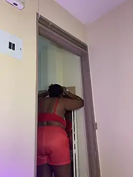 Perlasexyu1 online show from 04/13/26, 03:38