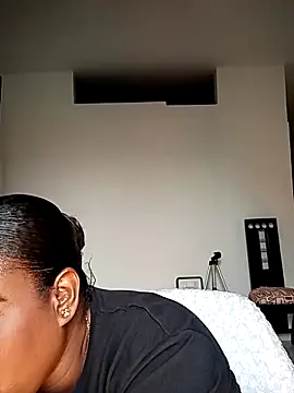 Perlasexyu1 online show from 10/15/25, 01:52