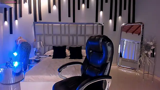 HannaConnor  online show from 04/03/26, 07:42