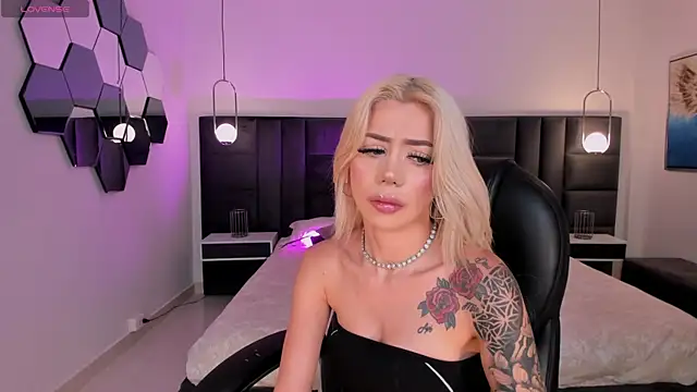 HannaConnor  online show from 03/11/26, 08:36