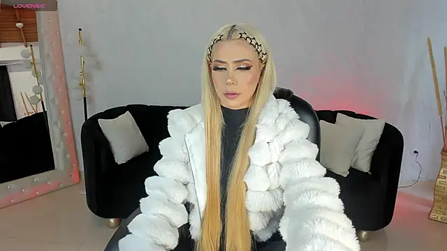 HannaConnor  online show from 05/13/26, 07:43
