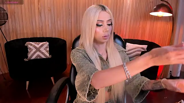 HannaConnor  online show from 04/10/26, 08:49