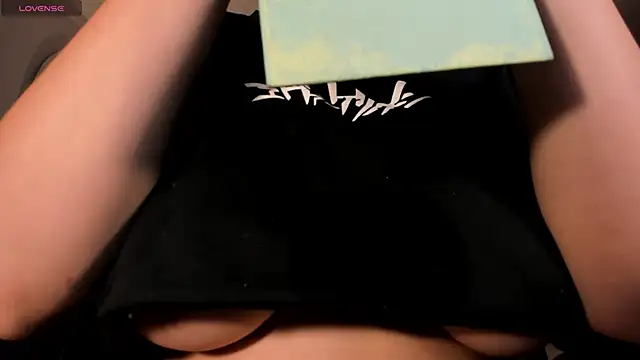 Snapshot of BellaRose_X chatting on 02/15/26, 06:03 BellaRose X online show from 02/15/26, 06:03