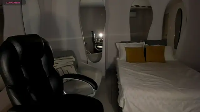 BellaRose X online show from 12/20/25, 04:48