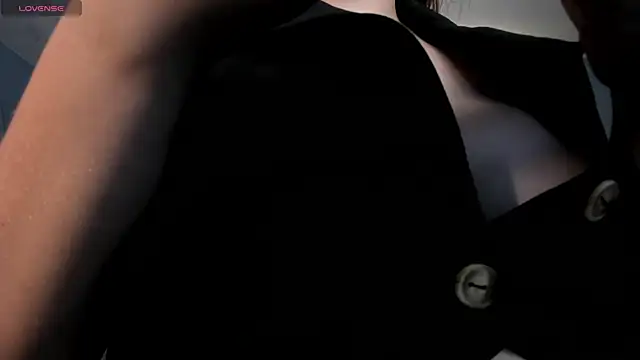 Snapshot of BellaRose_X chatting on 10/09/25, 03:40 BellaRose X online show from 10/09/25, 03:40