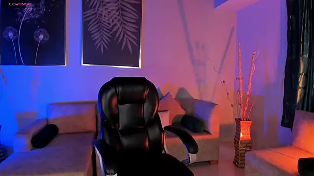 ViolettHansson online show from 12/17/25, 06:46