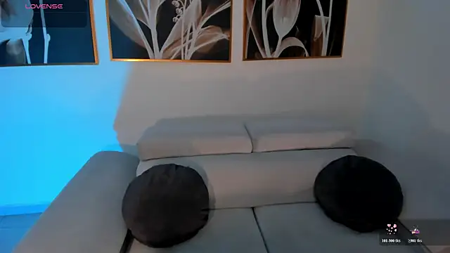 ViolettHansson online show from 05/31/26, 11:49