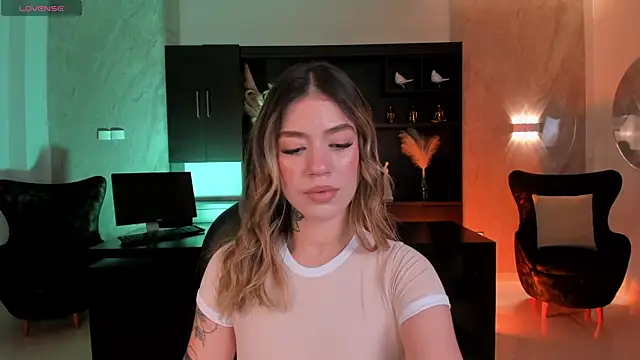 ViolettHansson online show from 09/29/25, 06:13