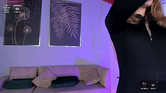 ViolettHansson online show from 10/27/25, 06:53