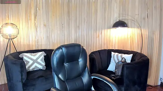 Snapshot of ViolettHansson chatting on 02/25/26, 06:08 ViolettHansson online show from 02/25/26, 06:08