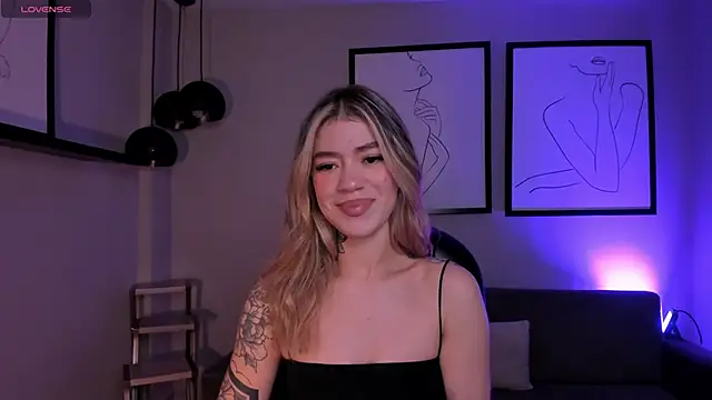 ViolettHansson online show from 11/15/25, 11:36