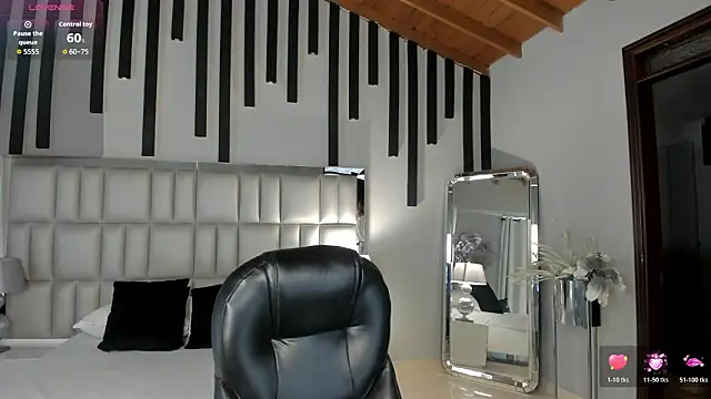 Snapshot of ViolettHansson chatting on 02/19/26, 06:27 ViolettHansson online show from 02/19/26, 06:27