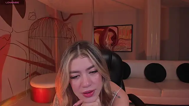 ViolettHansson online show from 11/22/25, 11:53