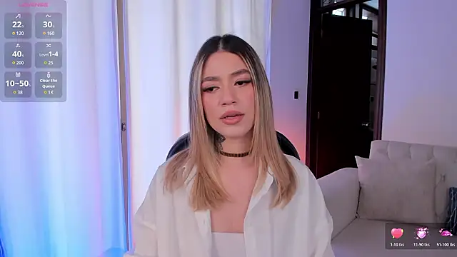 Snapshot of ViolettHansson chatting on 02/12/26, 06:40 ViolettHansson online show from 02/12/26, 06:40