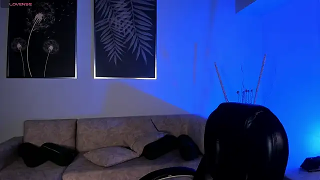 ViolettHansson online show from 10/24/25, 06:07