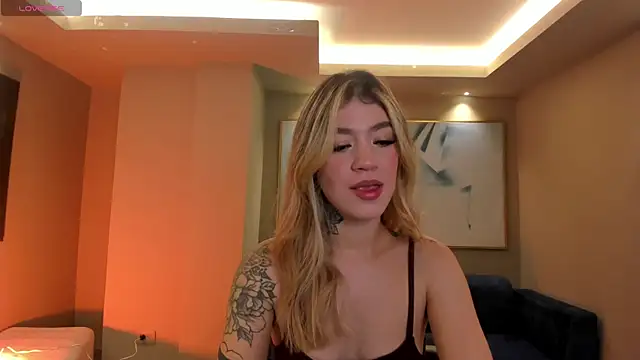 ViolettHansson online show from 12/20/25, 11:57