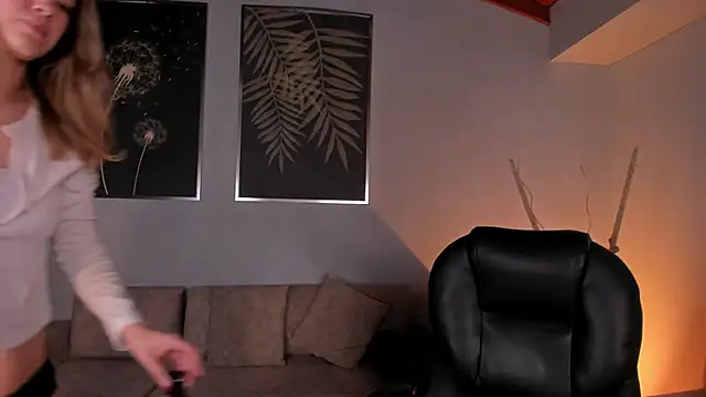 ViolettHansson online show from 09/28/25, 11:50