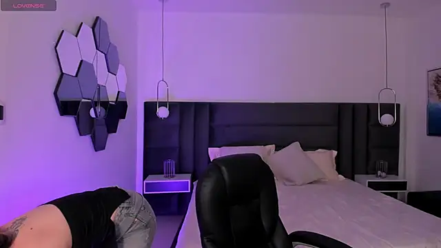 ViolettHansson online show from 10/17/25, 06:43