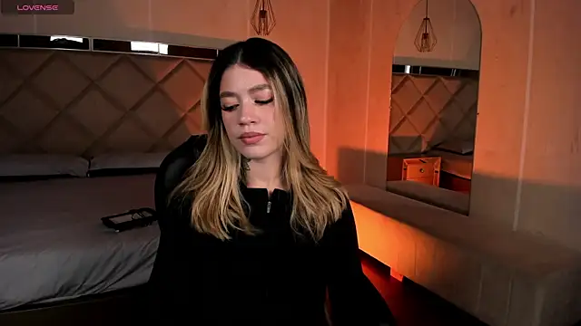 ViolettHansson online show from 03/17/26, 06:44