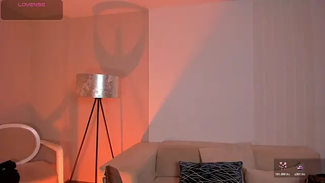 ViolettHansson online show from 04/04/26, 09:05